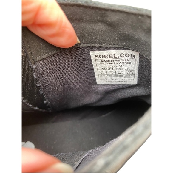 Sorel Black side zipper leather boot size 9.5 like new - Picture 9 of 9